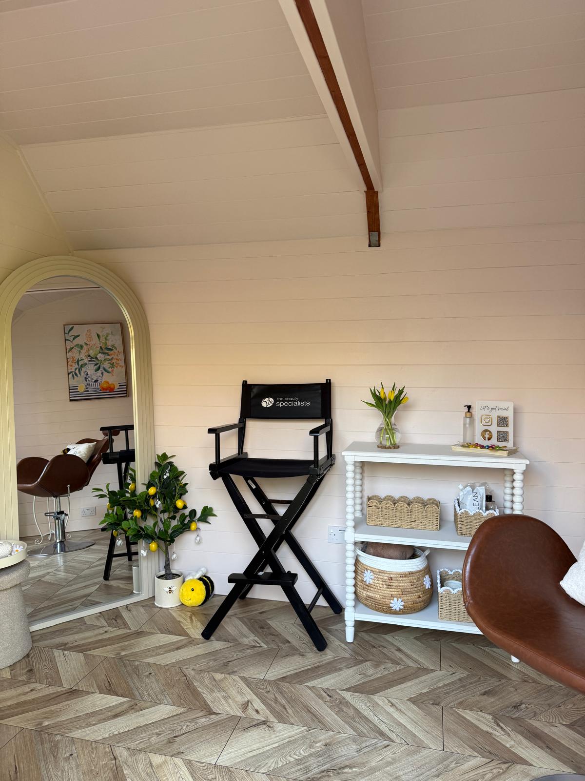 image inside all dolled up salon